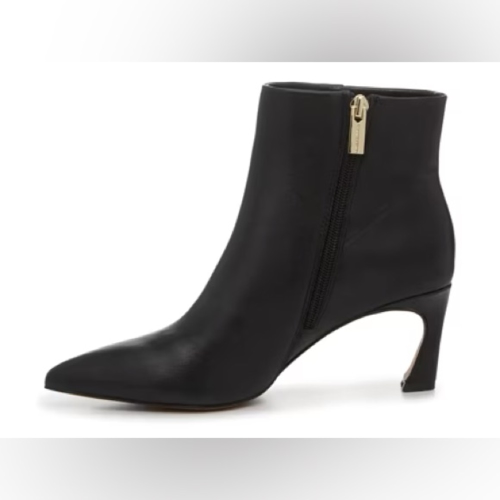 Vince Camuto Drusila Bootie. Size 8 1/2 true to size. Only worn once.